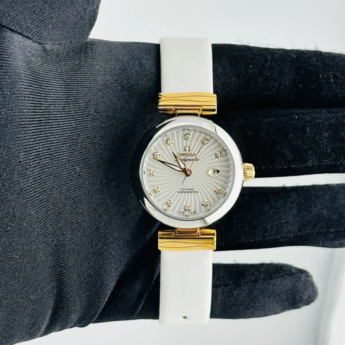 Omega De Ville Ladymatic Supernova Patterned White Mother of Pearl Dial Set with Diamonds Dial on Leather Ref. 425.22.34.20.55.002 with Card - Image 2