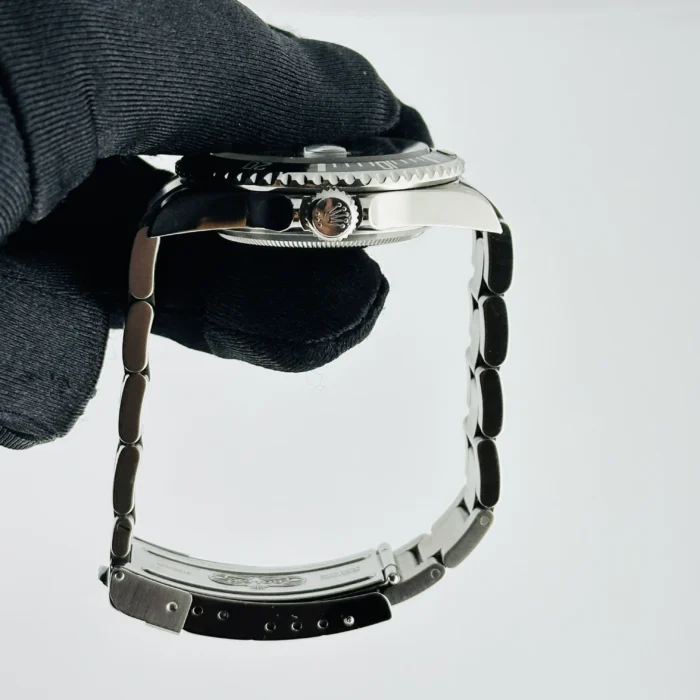 Rolex Submariner Black Dial on Oyster Bracelet Ref. 16610 with Papers 2006 - Image 6