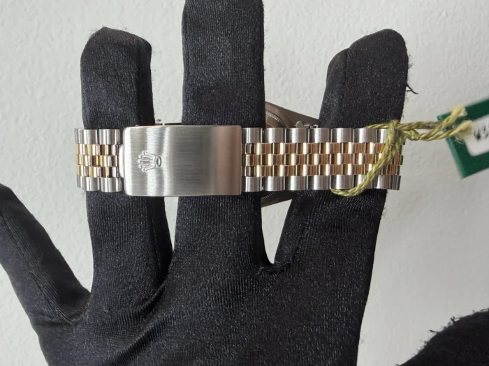 Rolex Datejust Champagne Stick Dial on D-Link Jubilee Ref. 16233 with Papers - Image 3