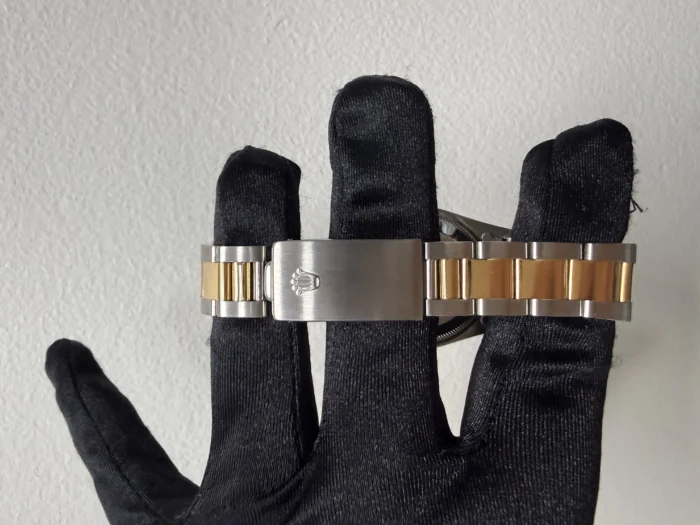 Rolex Oyster Perpetual Date Champagne Stick Dial on Oyster Ref. 15223 with Papers 1990 - Image 3