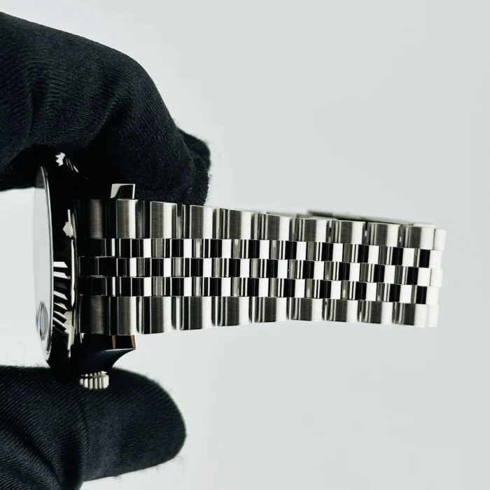 Rolex SkyDweller White Index Dial on Jubilee Ref. 336934 with New Style Card (green) 2026 - Image 5