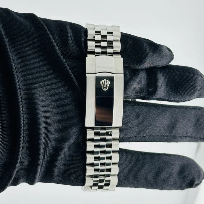 Rolex SkyDweller White Index Dial on Jubilee Ref. 336934 with New Style Card (green) 2026 - Image 4