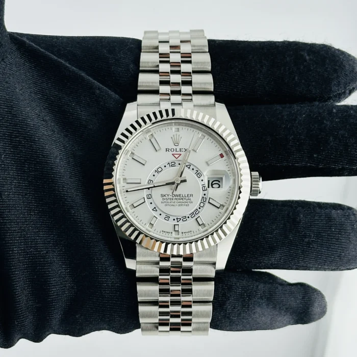 Rolex SkyDweller White Index Dial on Jubilee Ref. 336934 with New Style Card (green) 2026 - Image 2