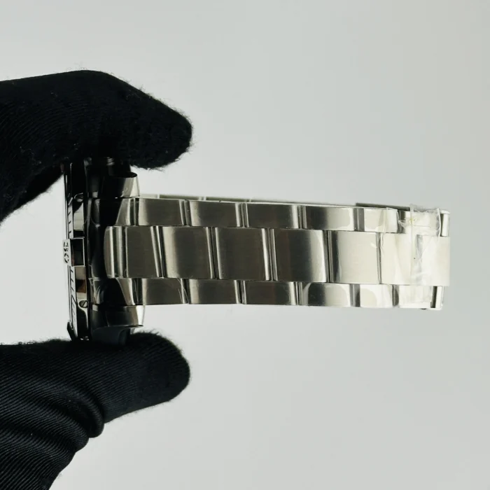 Breitling Avenger Chronograph Blue Dial on Bracelet Ref. A13317101C1A1 with Card 2023 - Image 4