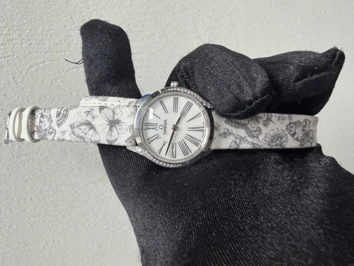 Omega De Ville Mini Tr√©sor Quartz White Dial on Fabric Strap Ref. 428.17.26.60.04.002 with Card - Image 2