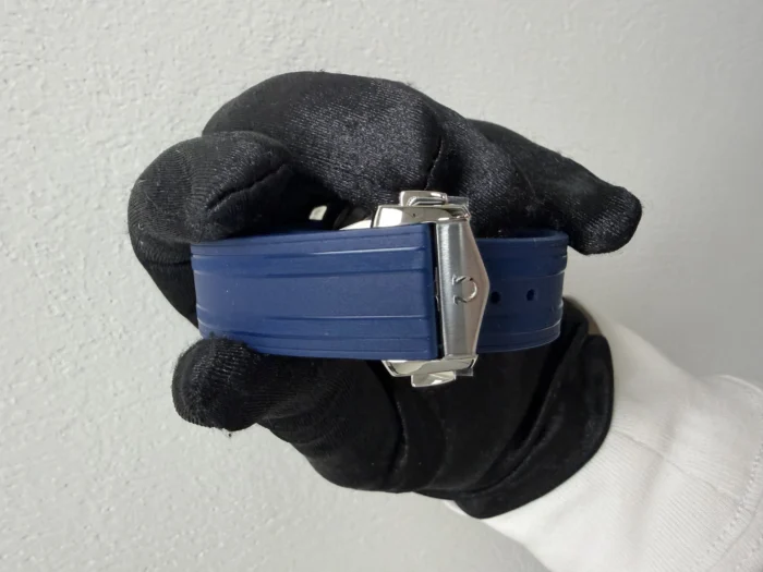 Omega Seamaster Diver 300M White Dial on Rubber Strap Ref. 210.32.42.20.04.002 with Card - Image 4