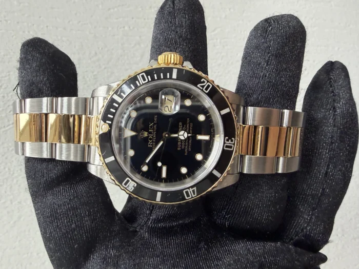 Rolex Submariner Black Dial on Oyster Ref. 16613 with Papers 1990 - Image 2