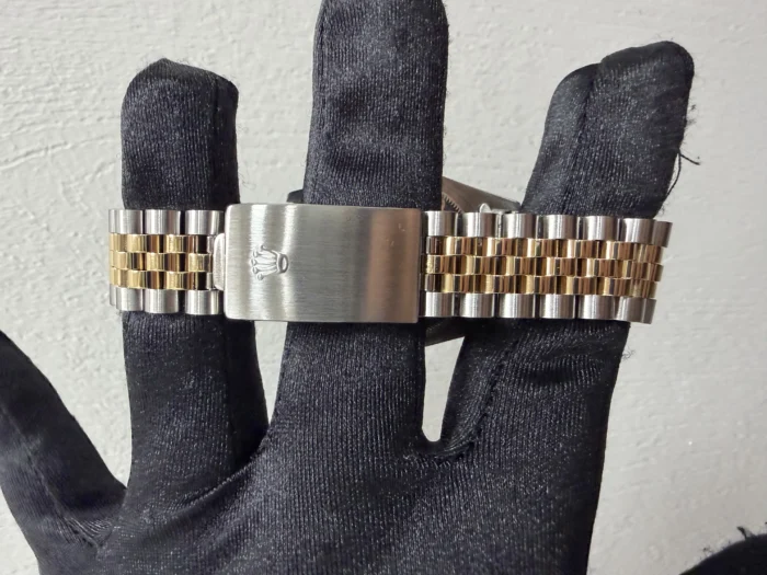 Rolex Datejust Champagne Stick Dial on Jubilee Ref. 16233 with Papers 1991 - Image 3