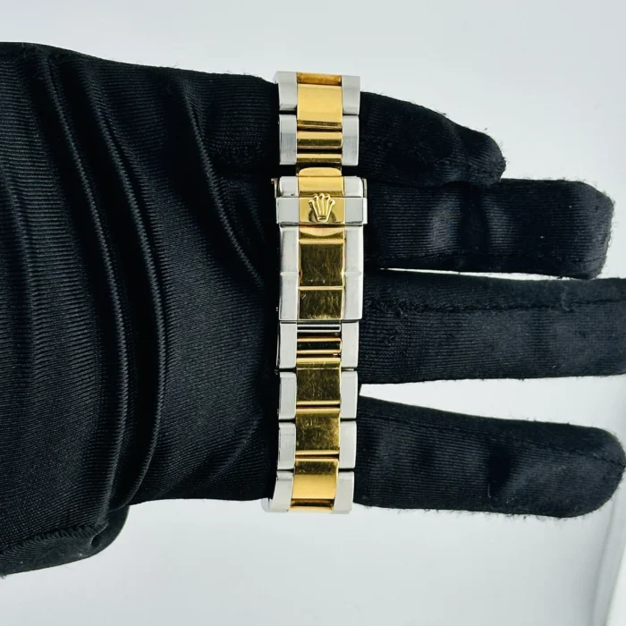 Rolex Daytona Champagne Dial on Oyster Ref. 16523 with Papers 1996 - Image 3