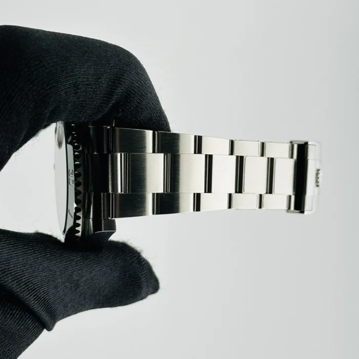 Rolex Submariner Starbucks Black Dial on Oyster Ref. 126610LV with New Style Card (green) 2020 - Image 4