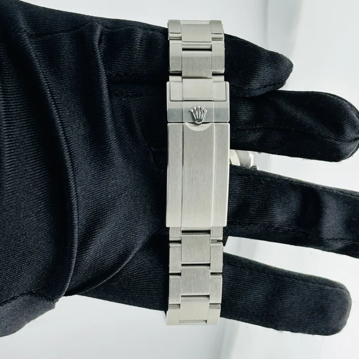 Rolex Submariner Starbucks Black Dial on Oyster Ref. 126610LV with New Style Card (green) 2020 - Image 3