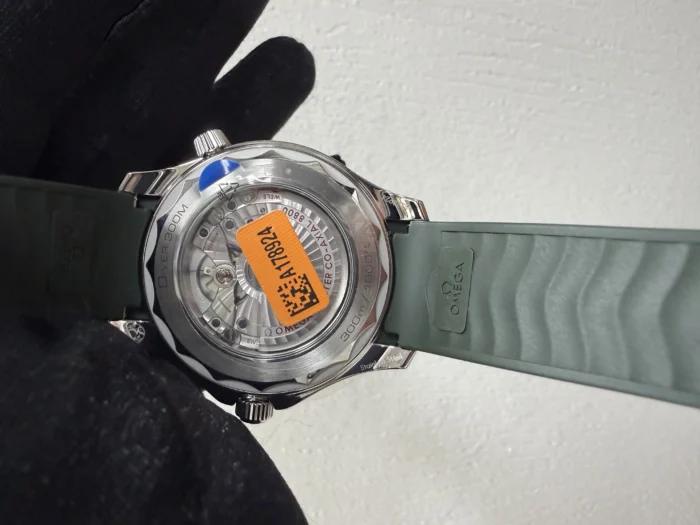 Omega Seamaster Diver 300M Co-Axial Master Chronometer Green Dial on Rubber Strap Ref. 210.32.42.20.10.001 with Card - Image 3