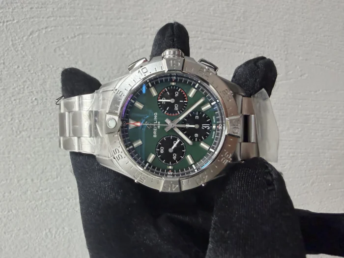 Breitling Avenger B01 Chronograph Green Dial on Steel Ref. AB0146101L1A1 with Card 2026 - Image 2