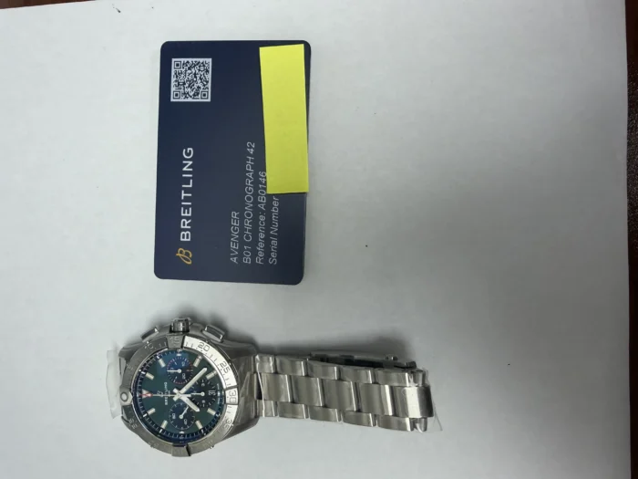 Breitling Avenger B01 Chronograph Green Dial on Steel Ref. AB0146101L1A1 with Card 2026 - Image 5