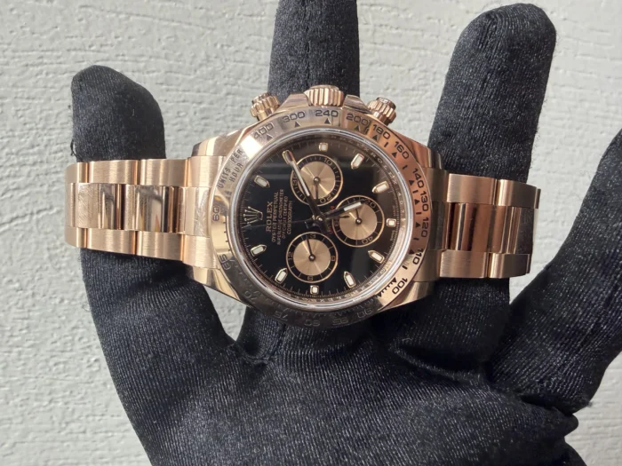 Rolex Daytona Black Index Dial on Oysterlock Ref. 116505 with New Style Card (green) 2022 - Image 2