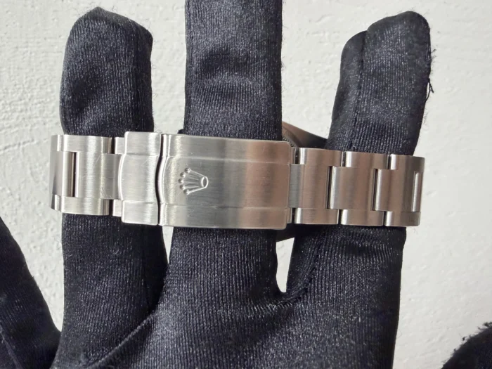 Rolex Oyster Perpetual Silver Dial on Oyster Ref. 116000 with Card (Old Green) 2013 - Image 3