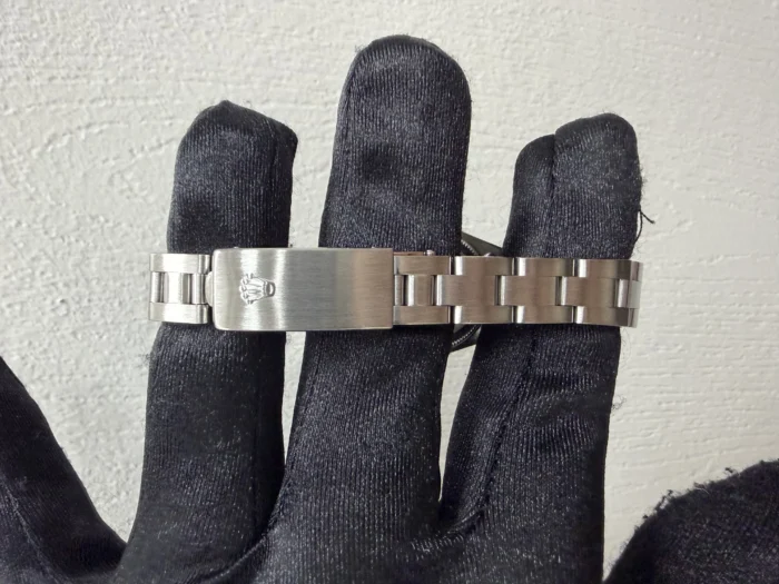 Rolex Datejust Silver Dial on Oyster Ref. 69190 - Image 3