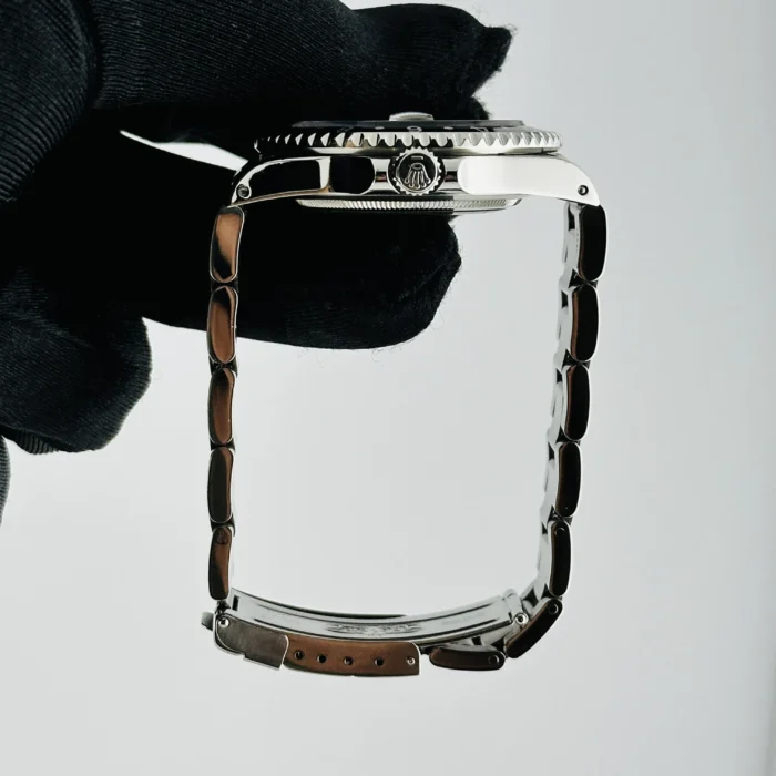 Rolex GMT-Master Black Dial on Oyster Ref. 16700 with Papers 2000 - Image 5