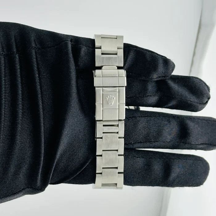 Rolex GMT-Master Black Dial on Oyster Ref. 16700 with Papers 2000 - Image 3