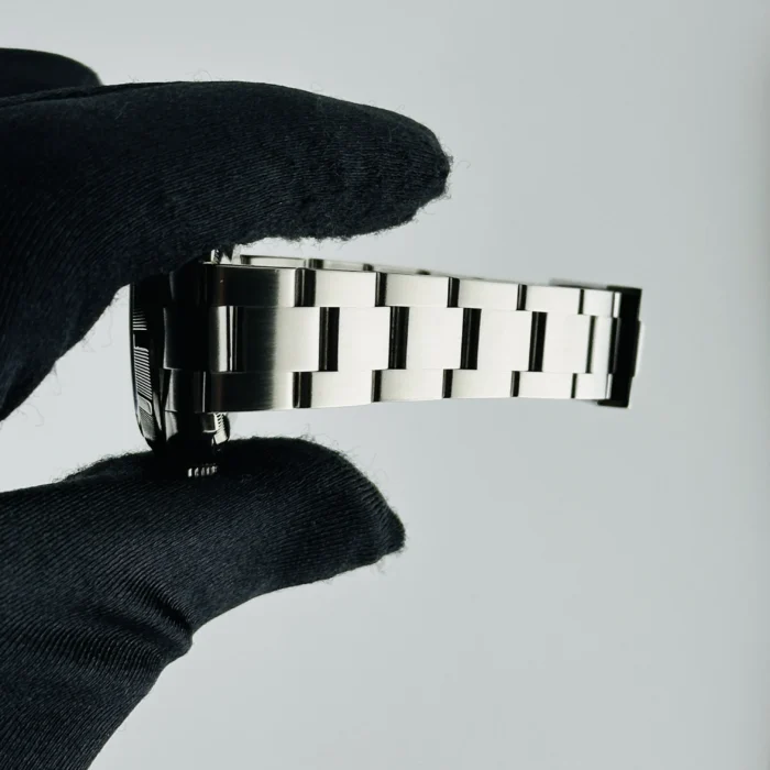 Rolex Oyster Perpetual Blue Dial on Oyster Ref. 177210 - Image 4