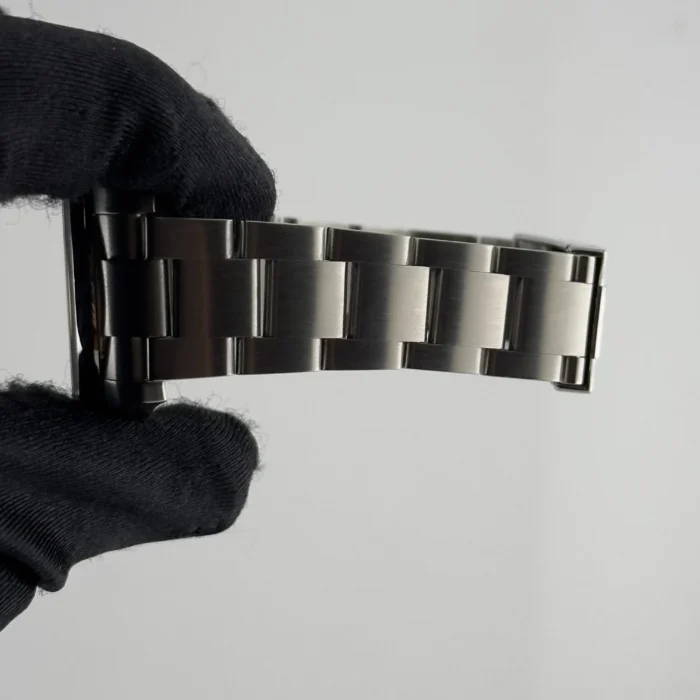 Rolex Oyster Perpetual Silver Dial on Oyster Ref. 114200 - Image 3