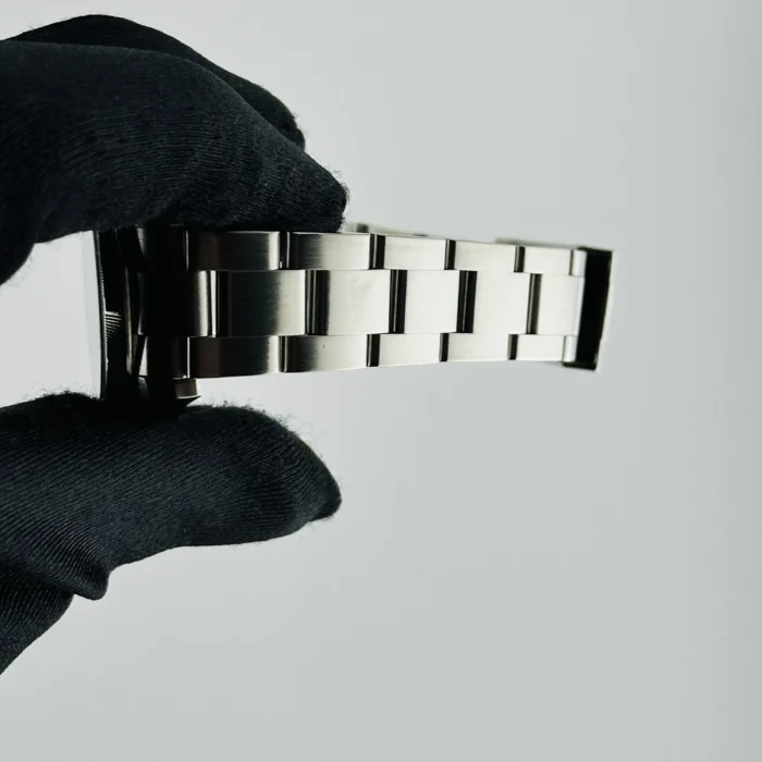 Rolex Oyster Perpetual Black Dial on Oyster Ref. 177210 - Image 4