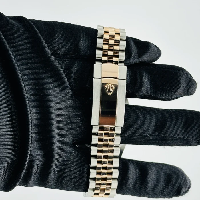 Rolex Datejust 41 Sundust Index Dial on Jubilee Ref. 126331 with New Style Card (White) 2019 - Image 4