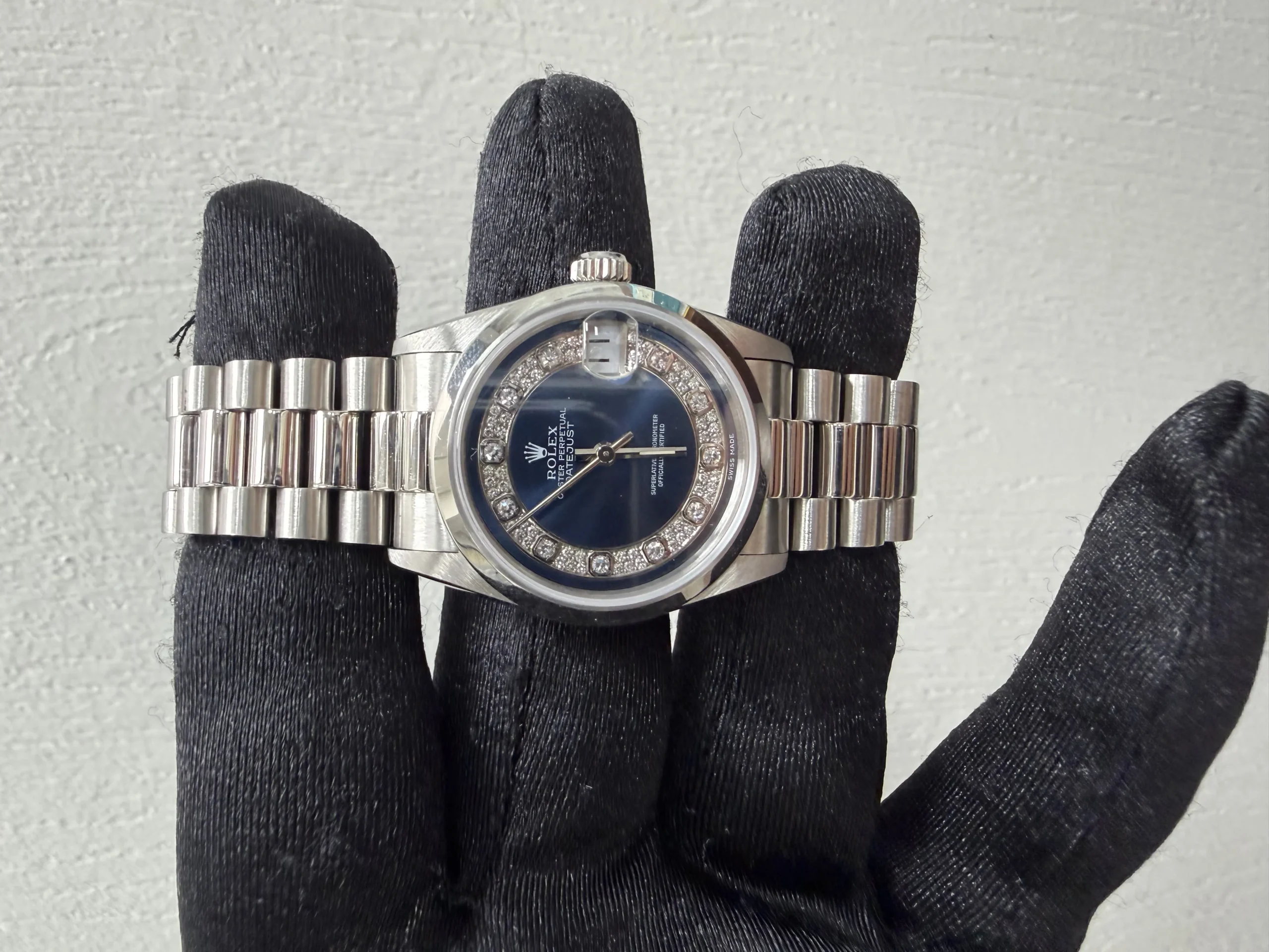 20252162_mpzjzea2qedae13yqwth1sx7y1ma.webp Rolex Datejust Blue Myriad Diamond Dial on President Ref. 68246MG - Image 1