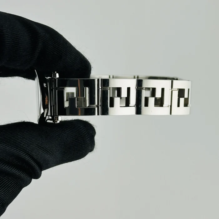 Fendi Orologi MOP Roman Dial Ref. 6100L with Card 2013 - Image 3