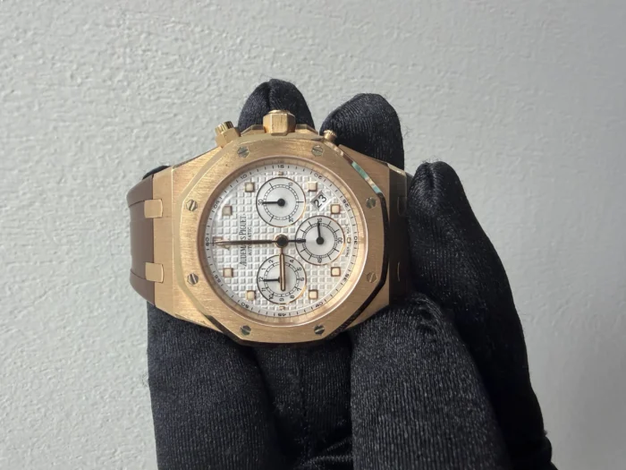 Audemars Piguet Royal Oak Silver Dial on Leather Strap Ref. 26022OR.OO.D098CR.01 - Image 2