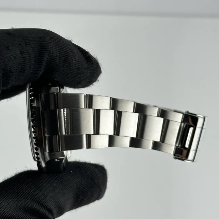 Rolex Sea-Dweller Black Dial on Oyster Ref. 16600 with Papers 2000 - Image 3