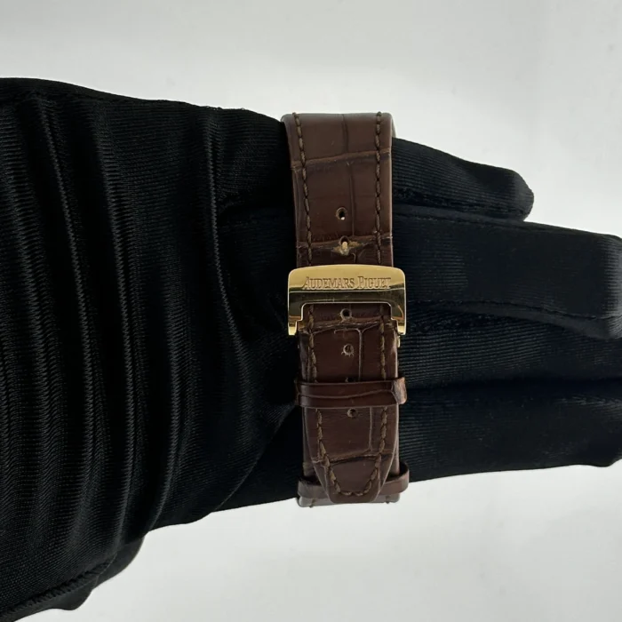 Audemars Piguet Royal Oak Selfwinding White Dial on Leather Strap Ref. 15400OR.OO.D088CR.01 with Card 2019 - Image 5