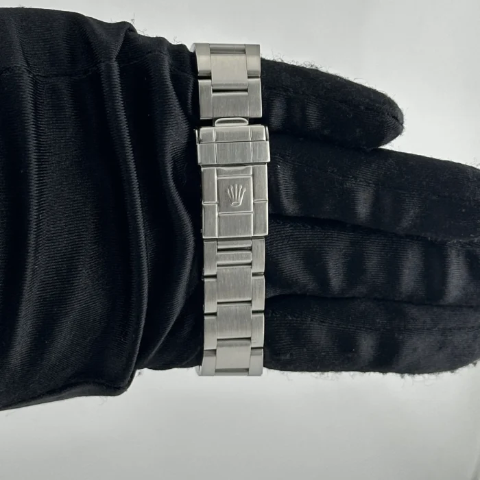 Rolex Explorer II Black Dial on Oyster Ref. 16570 with Papers - Image 3