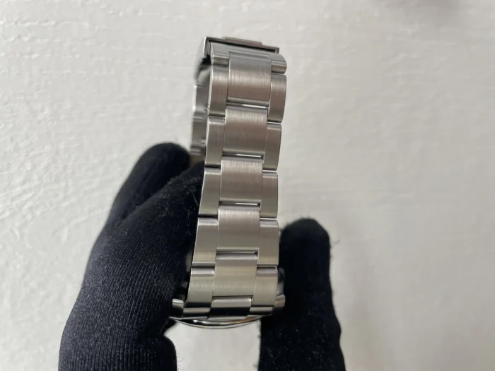Rolex Oyster Perpetual Silver Dial on Oyster Ref. 116000 with Card (Old Green) 2015 - Image 4