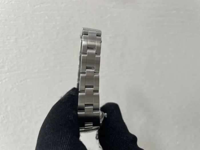 Rolex Oyster Perpetual Silver Dial on Oyster Bracelet Ref. 76030 with Papers 2000 - Image 4