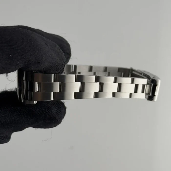 Rolex Oyster perpetual Blue Dial on Oyster Ref. 67180 with Papers 1997 - Image 4