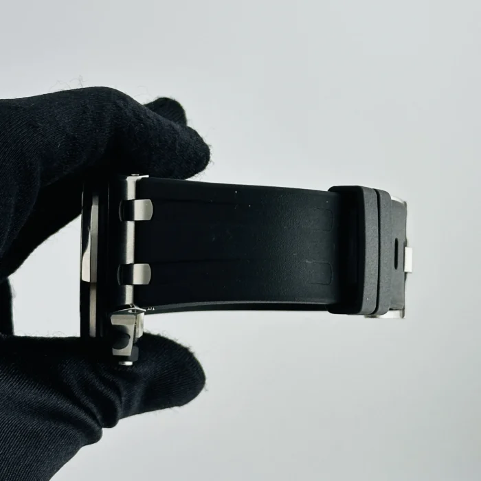 Audemars Piguet Royal Oak Offshore Safari White Dial on Rubber Strap Ref. 26170ST with Papers 2011 - Image 4