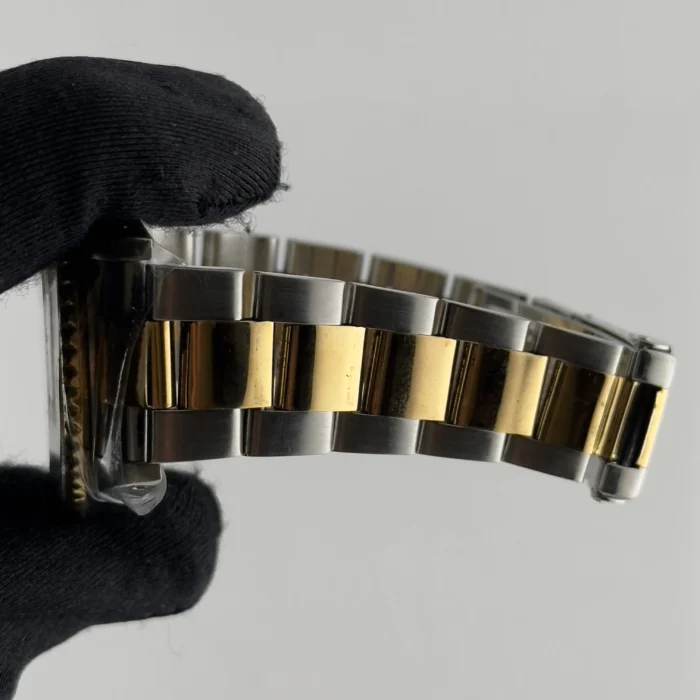 Rolex GMT Master II Black Dial on Oyster Ref. 16713 - Image 4