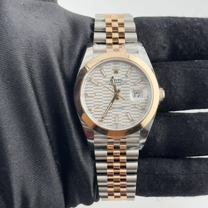 Rolex Datejust 41 Silver Fluted Motif Dial on Jubilee Ref. 126301 with New Style Card (green) 2023 - Image 2