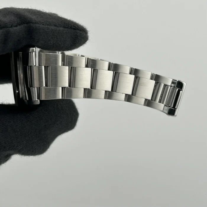Rolex Datejust Silver Dial on Oyster Ref. 16200 - Image 5