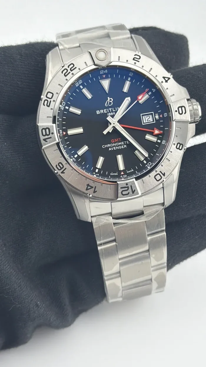 Breitling Avenger Automatic GMT Black Dial on Bracelet Ref. A32320101B1A1 with Card 2026 - Image 2