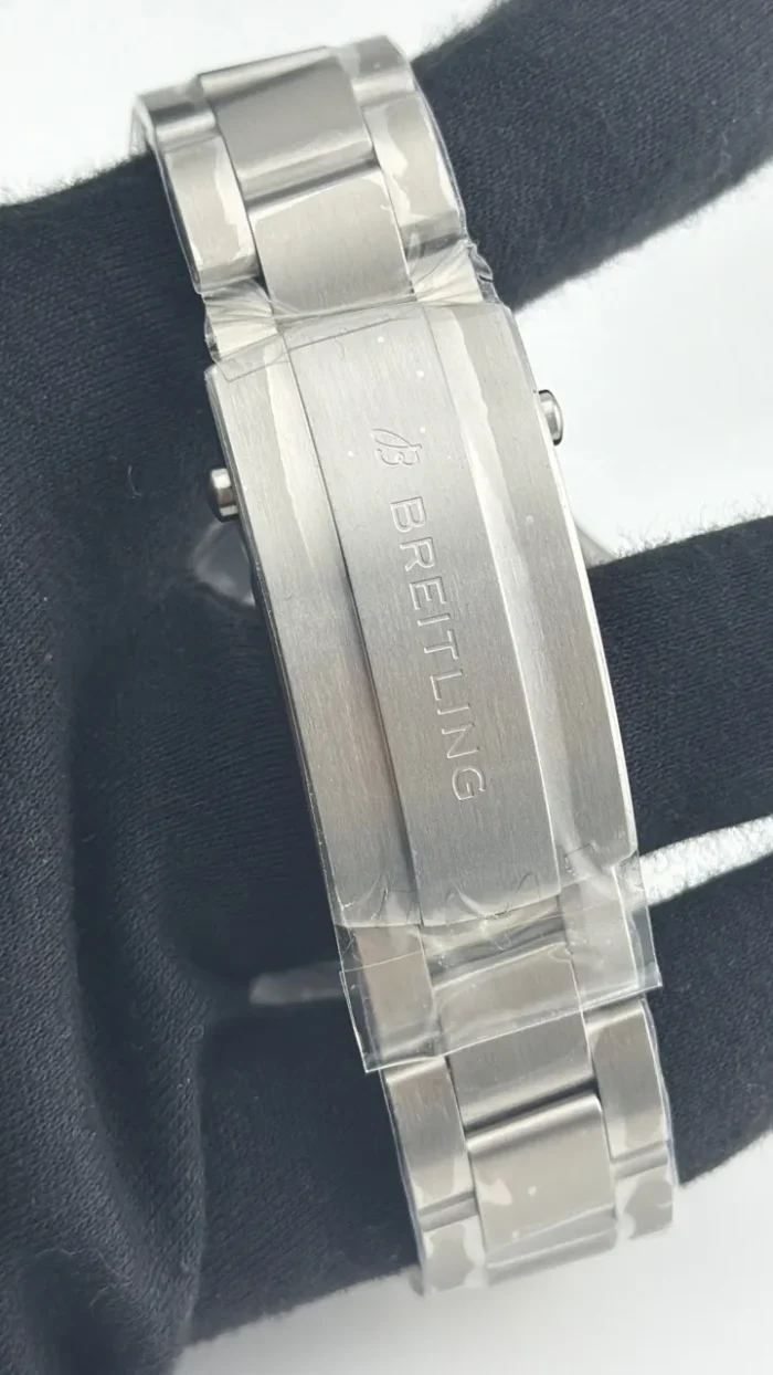 Breitling Avenger Automatic GMT Black Dial on Bracelet Ref. A32320101B1A1 with Card 2026 - Image 5