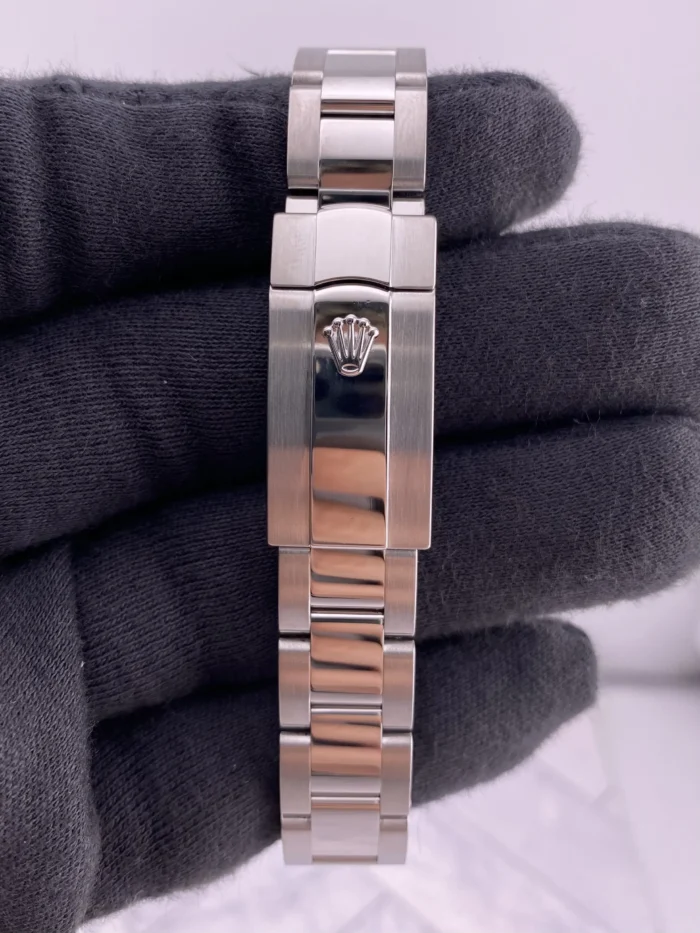 Rolex Datejust 31 Blue Roman Dial on Oyster Ref. 278240 with Card (New Style Green) 2023 - Image 4