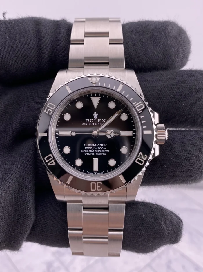 Rolex Submariner No-Date Black Dial on Oyster Ref. 124060 with New Style Card (green) 2026 - Image 2