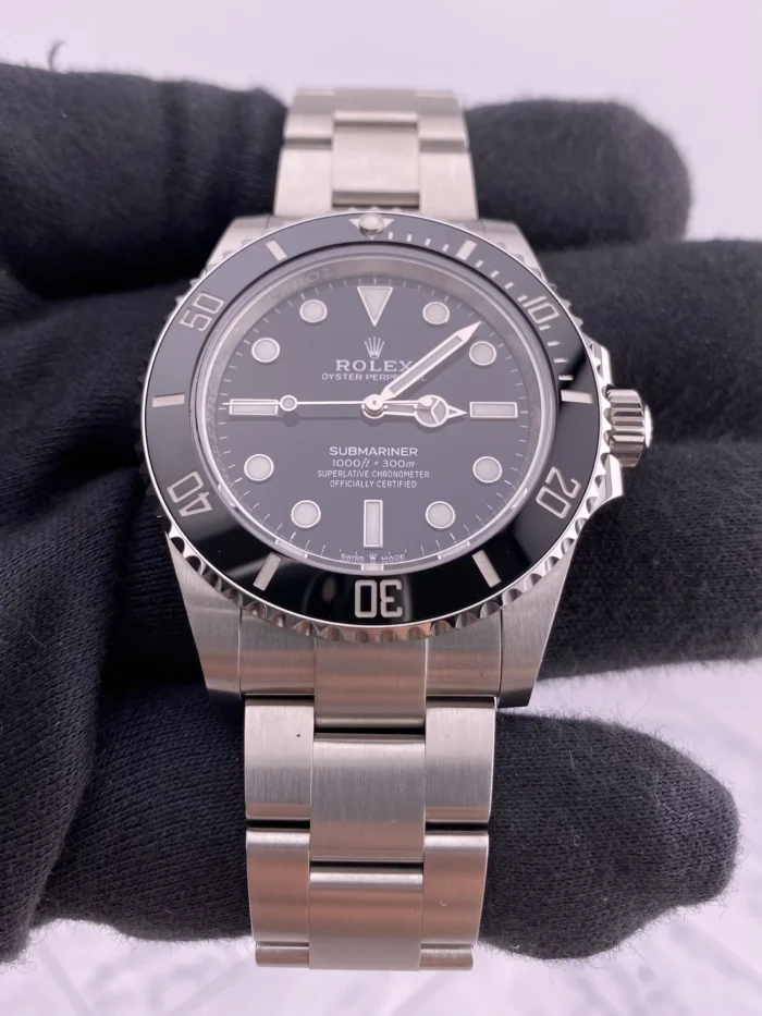 Rolex Submariner No-Date Black Dial on Oyster Ref. 124060 with New Style Card (green) 2026 - Image 3