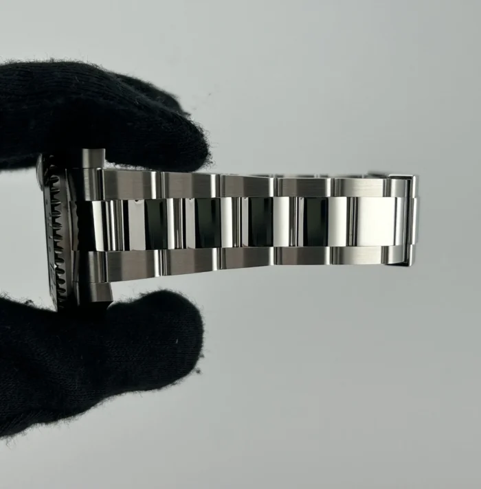 Rolex GMT-Master II "Sprite" Black Dial on Oyster Ref. 126720VTNR with Card (New Style Green) 2026 - Image 5