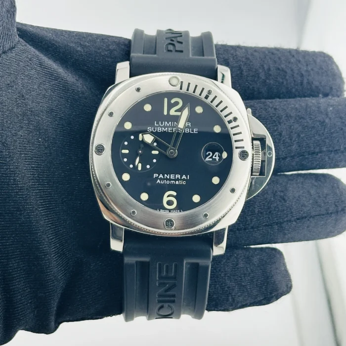 Panerai Luminor Submersible Black Dial on Rubber Strap Ref. PAM00024/OP6628 with Card 2005 - Image 2