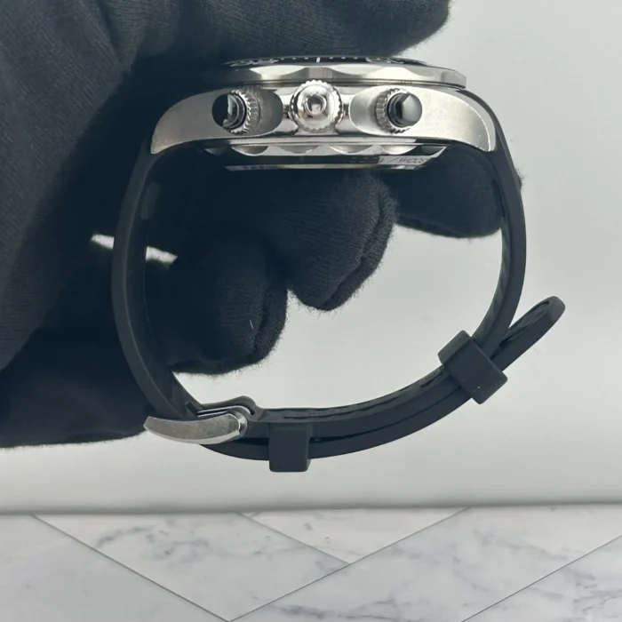 Omega Seamaster Diver 300M Black Dial on Rubber Strap Ref. 210.32.44.51.01.001 - Image 6