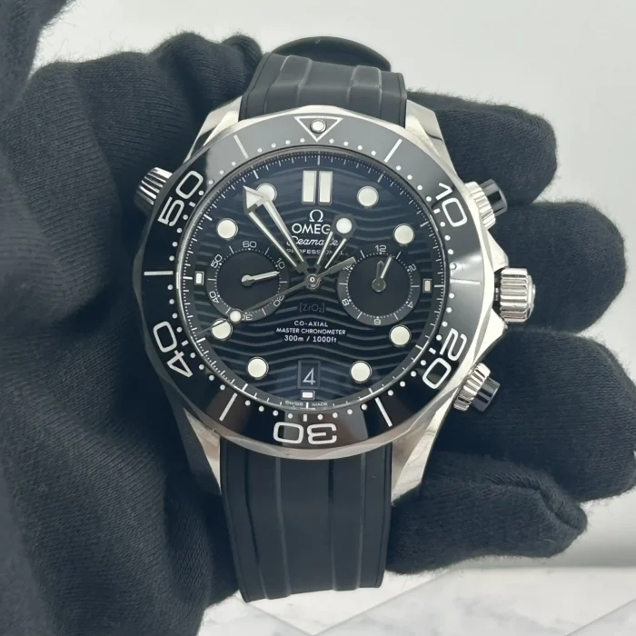 Omega Seamaster Diver 300M Black Dial on Rubber Strap Ref. 210.32.44.51.01.001 - Image 2