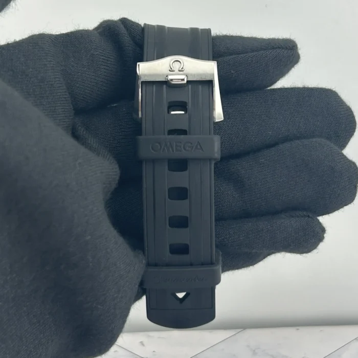 Omega Seamaster Diver 300M Black Dial on Rubber Strap Ref. 210.32.44.51.01.001 - Image 4